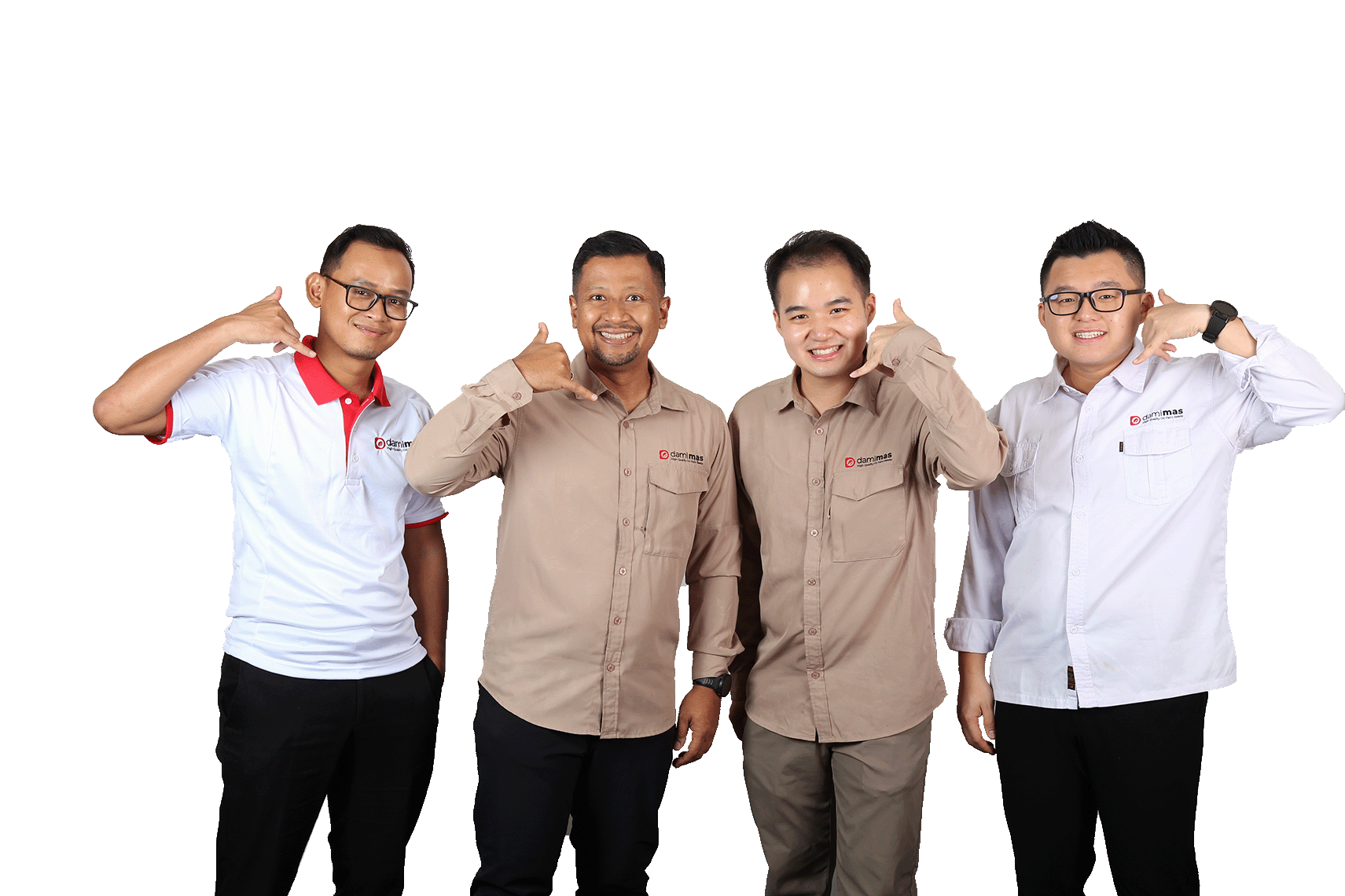 Foto empat staf agronomi pria ramah sedang membuat gestur menelpon atau menelepon pelanggan